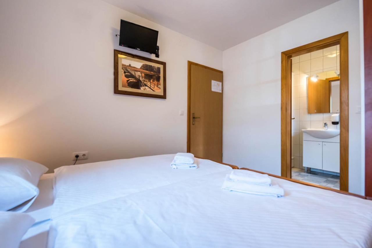 Hotel Srakovcic Heart Of Nature Ribnik Exterior photo